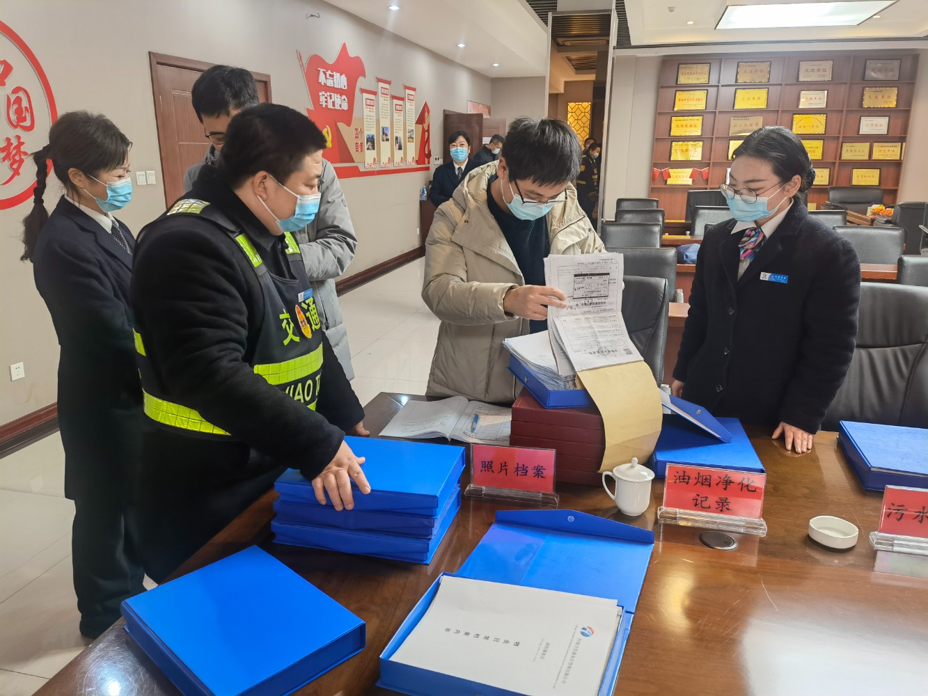 2月19日,第一檢查組到洛陽服務區省評檢查工作 (1).jpg